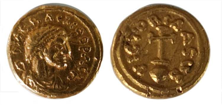Sear 868 barbaric Heraclius barbaric copy of an AV semissis, AD 620-641, Carthage mint