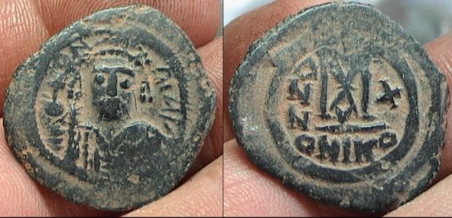SB 512 Maurice Tiberius, 582-602 AD, AE Follis