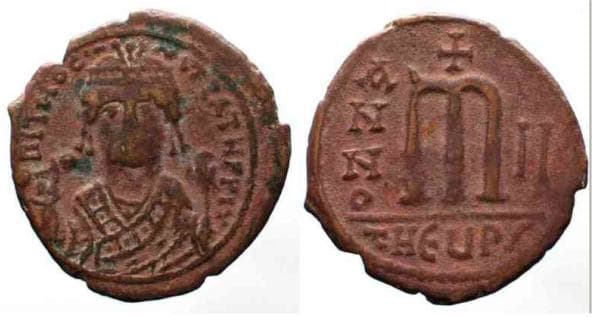 SB 532 Maurice Tiberius, 582-602 AD, AE Follis