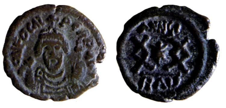 SB 705 Phocas, AE follis