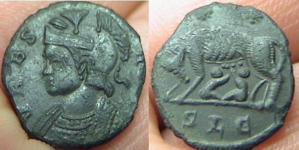 Lyons RIC VII 242 City Commemorative AE4