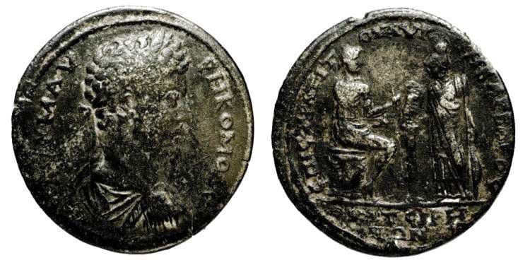 Thyateira Paris 1473 Commodus, AE43 of Thyateira, Lydia