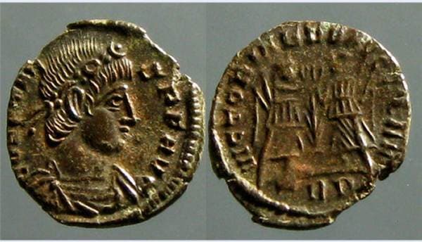 Trier RIC VIII 205 Constans, AE4, 16mm, Trier