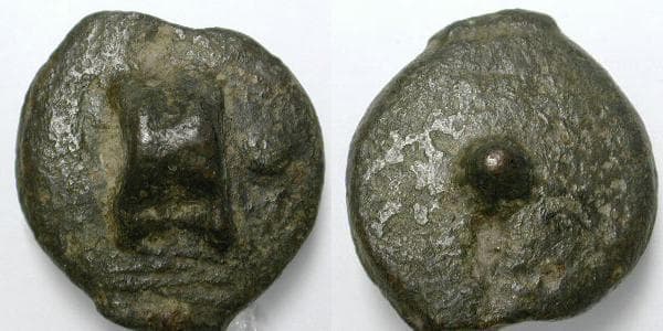 Syd 13 Anonymous Roman Republic AE Uncia, Rome, Knucklebone and o - single dot
